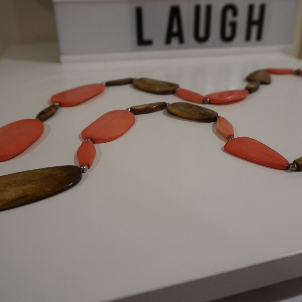 Long pink and wood Necklace